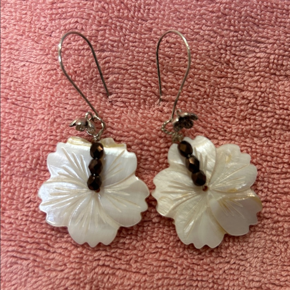 Shell Flower Earrings